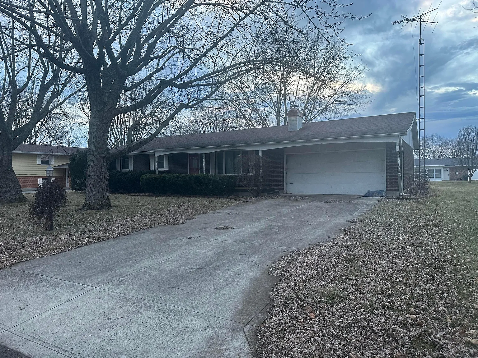 481 Mayfield Dr photo 1
