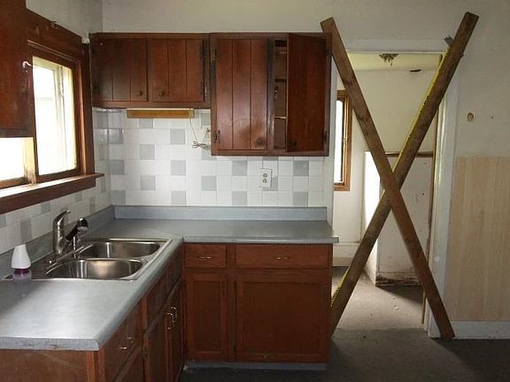 4th image of 5522 Garland Ct