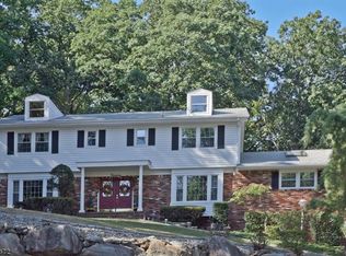 14 Cambridge Rd, Parsippany, NJ 07950