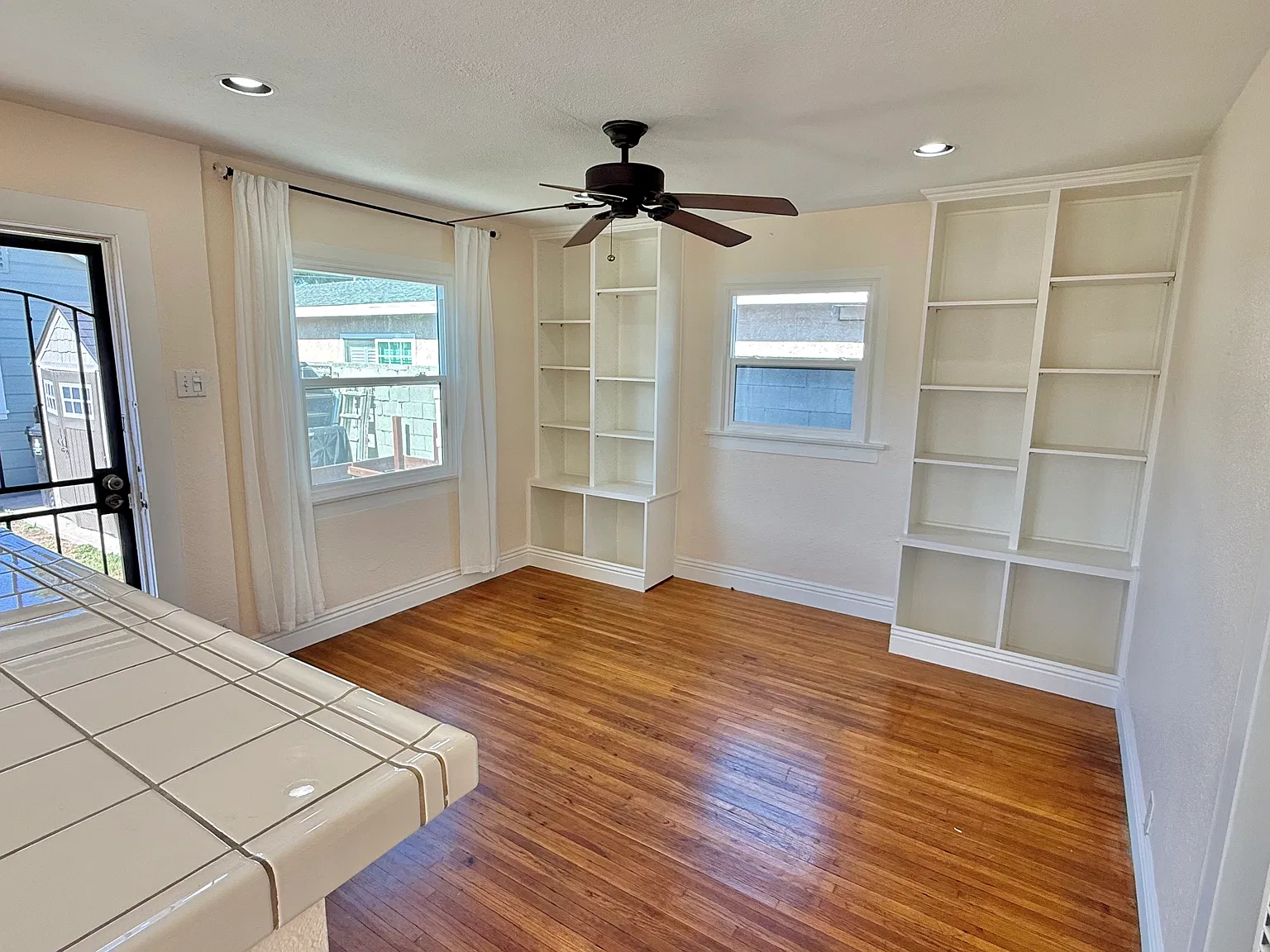 2 bed, 600 sqft, $2,000 — Photo 4
