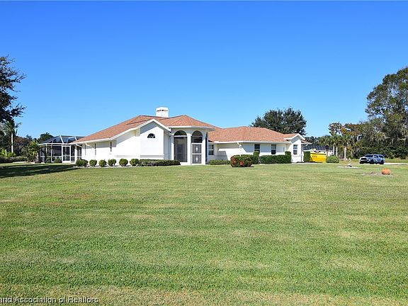 4th image of 716 Cypress Ct