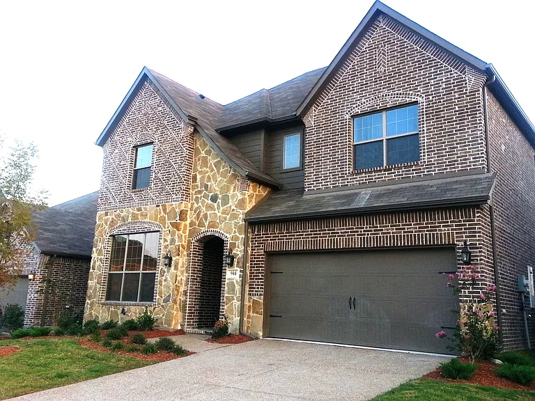 944 Lake Meadow Ln — Photo 1