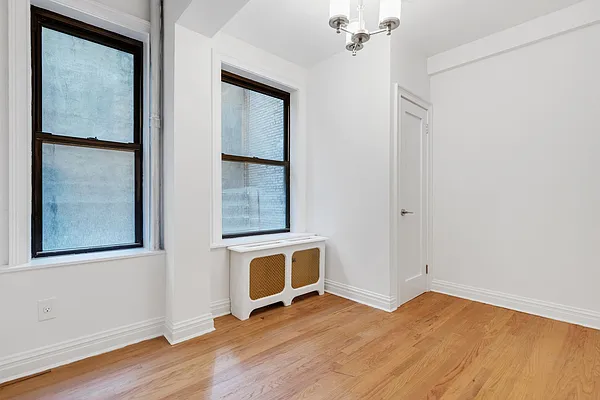 Rented by Cooper & Cooper Real Estate | media 4