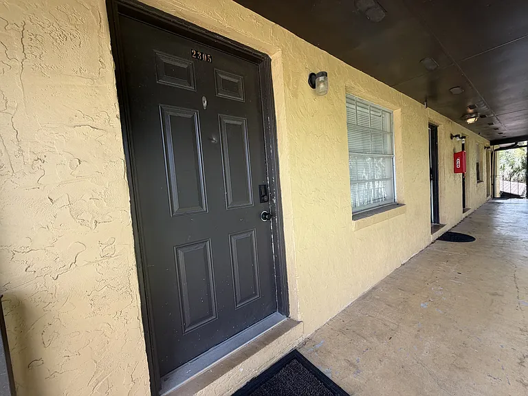 2305 K Ville Ave — Photo 1