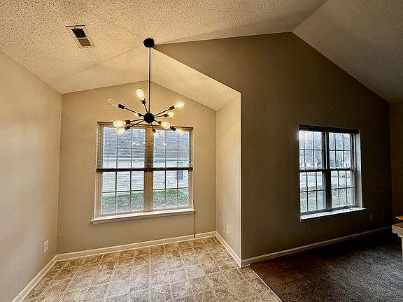 Living Room/Breakfast Area