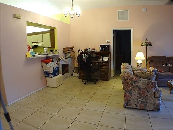 4th image of 304 Hollywood Ct S