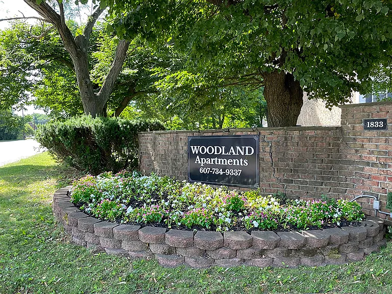Woodland Apartments — Photo 10