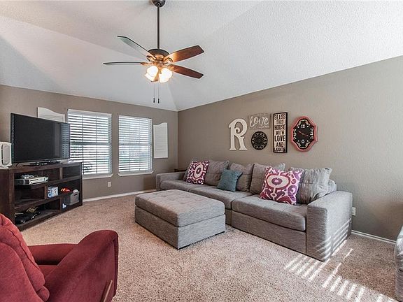 4th image of 7140 Fox Dr