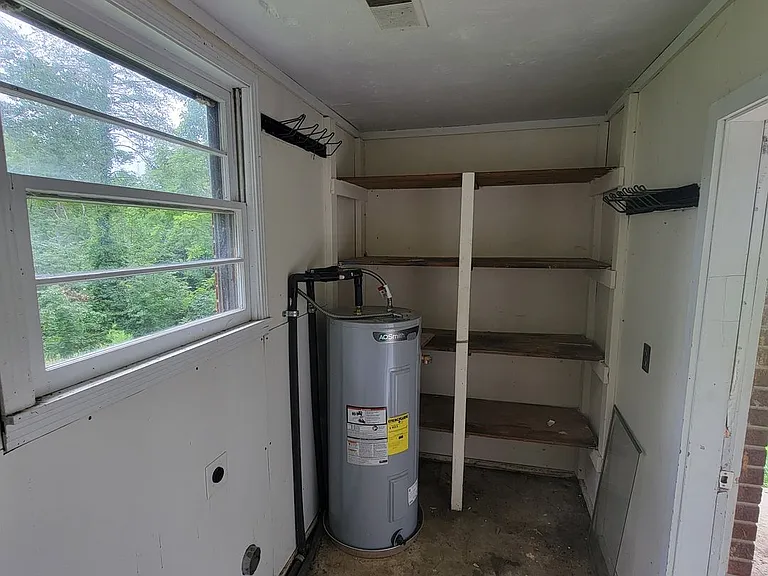 1508 Holladay Rd — Photo 14
