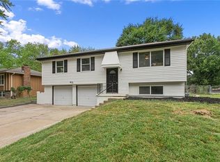 301 SE Avon St, Blue Springs, MO 64014