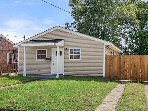 1720 Plaza Dr, Marrero, LA 70072