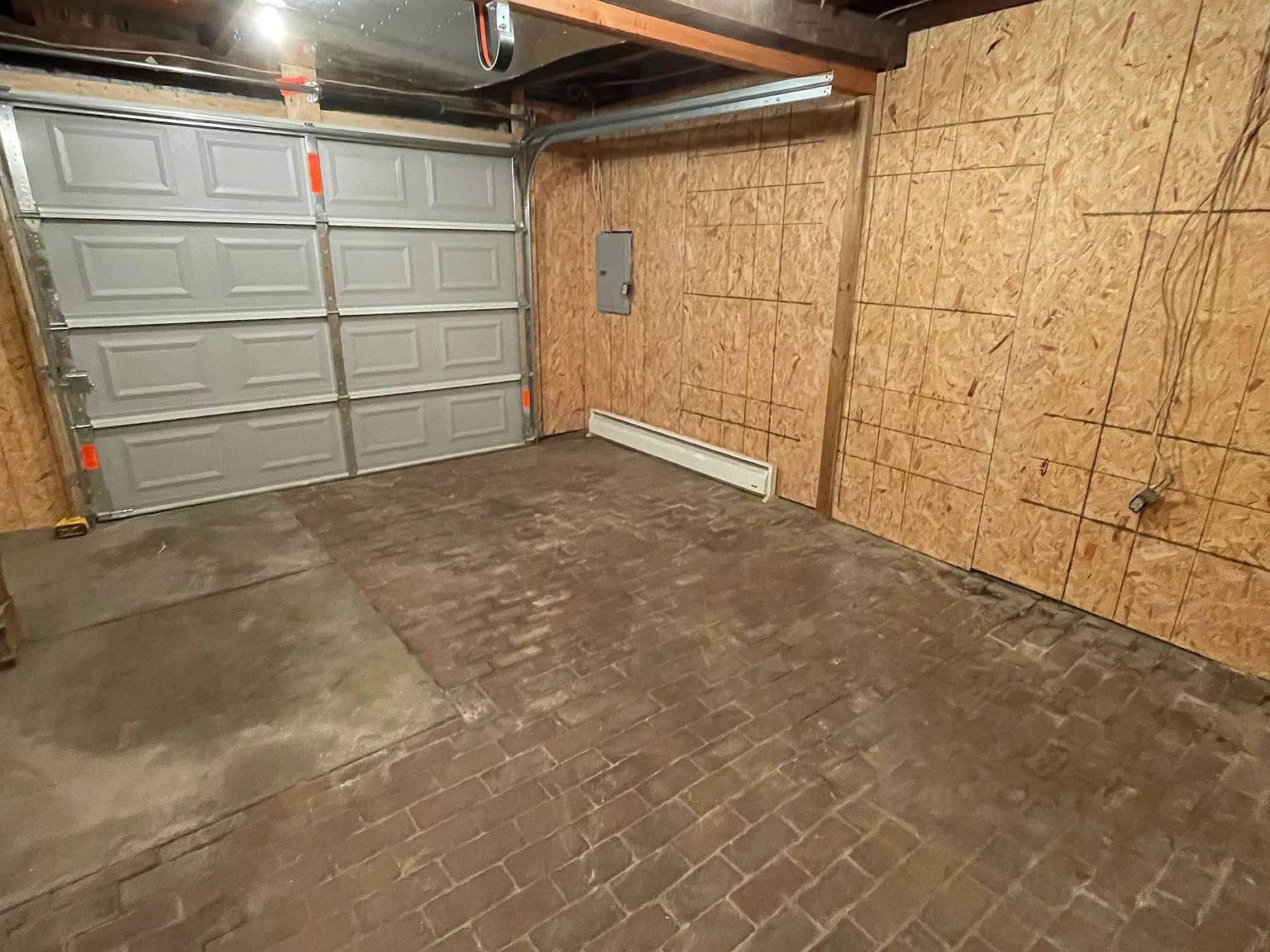 414 S Railroad St — Photo 2