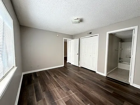 Cedar Creek Apartments — Photo 10