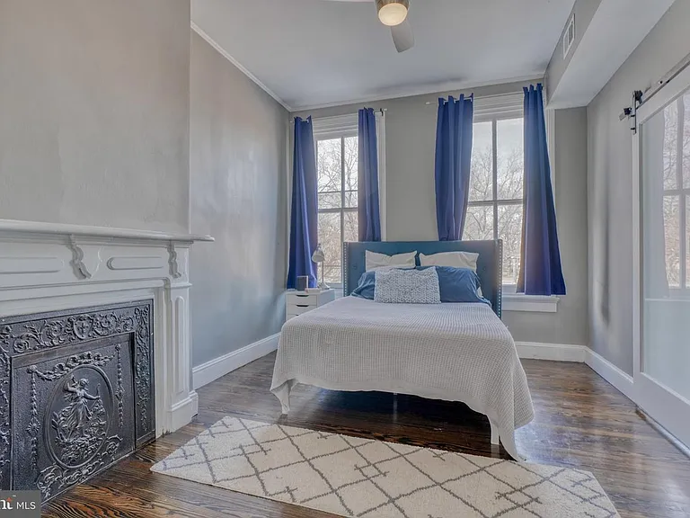 1511 W Lombard St — Photo 22
