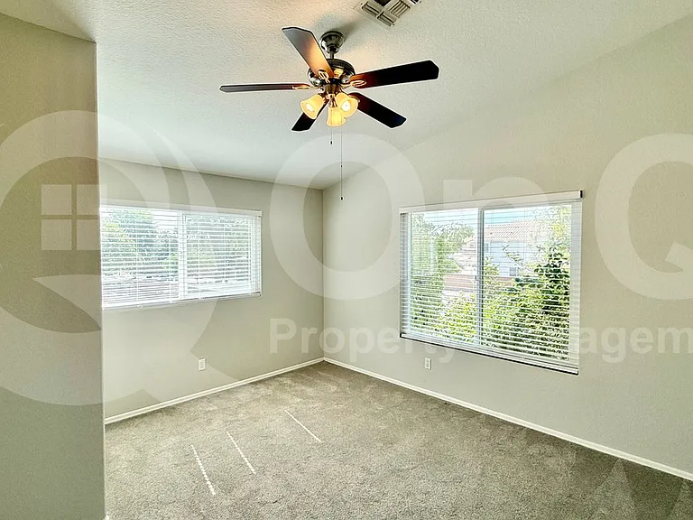 1481 E Cheyenne St — Photo 24