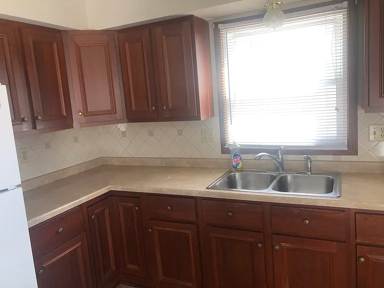 3105 E Somers Ave — Photo 2