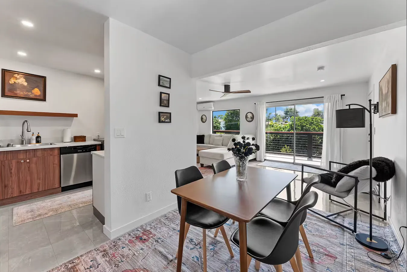 2 bed, 880 sqft, $3,950 — Photo 3