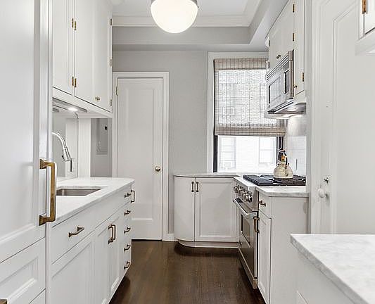 4th image of 410 E 57th St APT 6-D