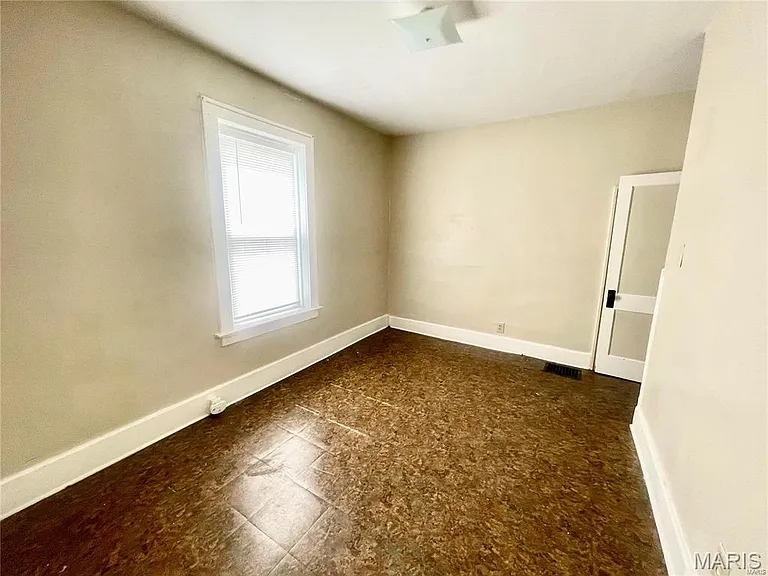 2406 Edison Ave — Photo 26