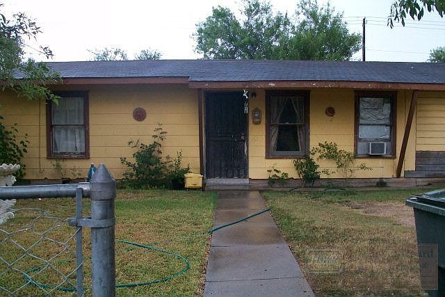 2nd image of 1213 Basin St
