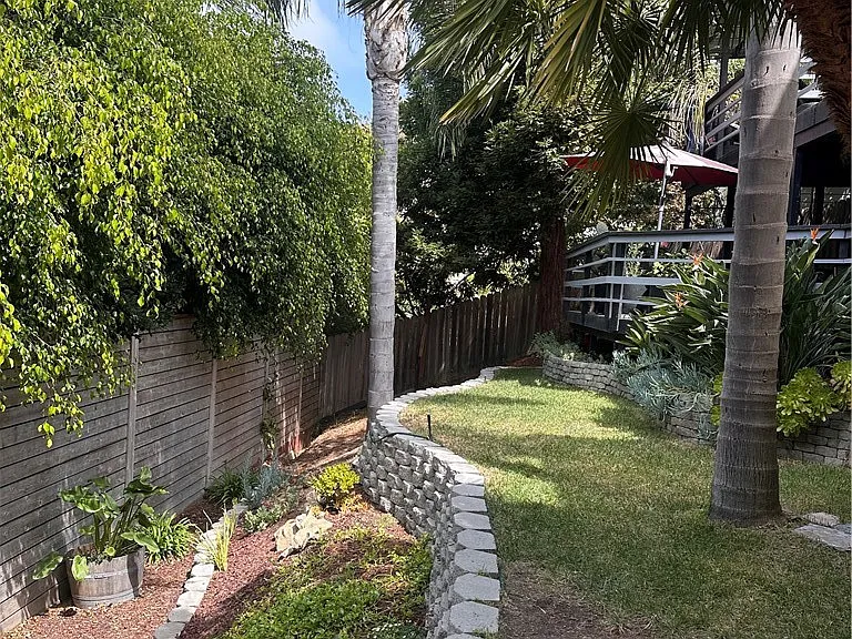 736 Griffith Pl — Photo 34