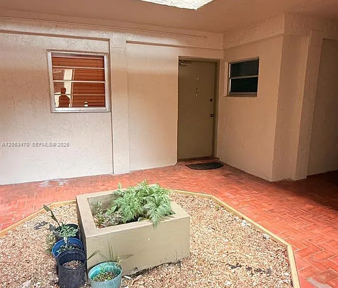 9360 SW 87th Ave #N5 — Photo 1