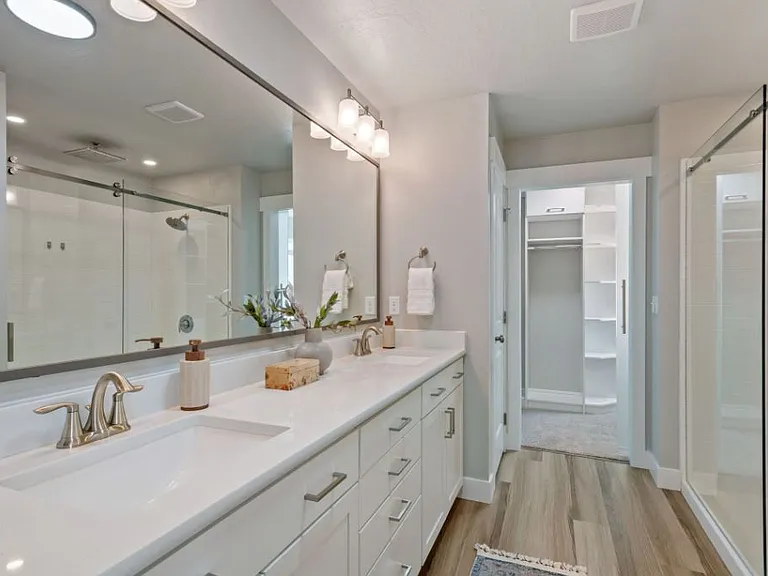 2101 W Northridge Dr — Photo 12