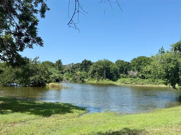 100 Adobe Dr, Stephenville, TX 76401