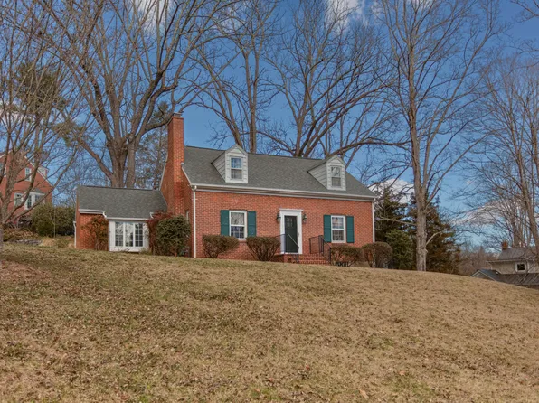 412 Honeysuckle Hl, Lexington, VA 24450