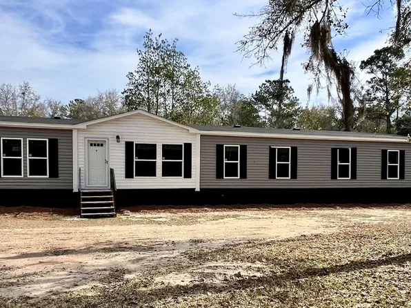 223 Pelican Rd, Woodbine, GA 31569
