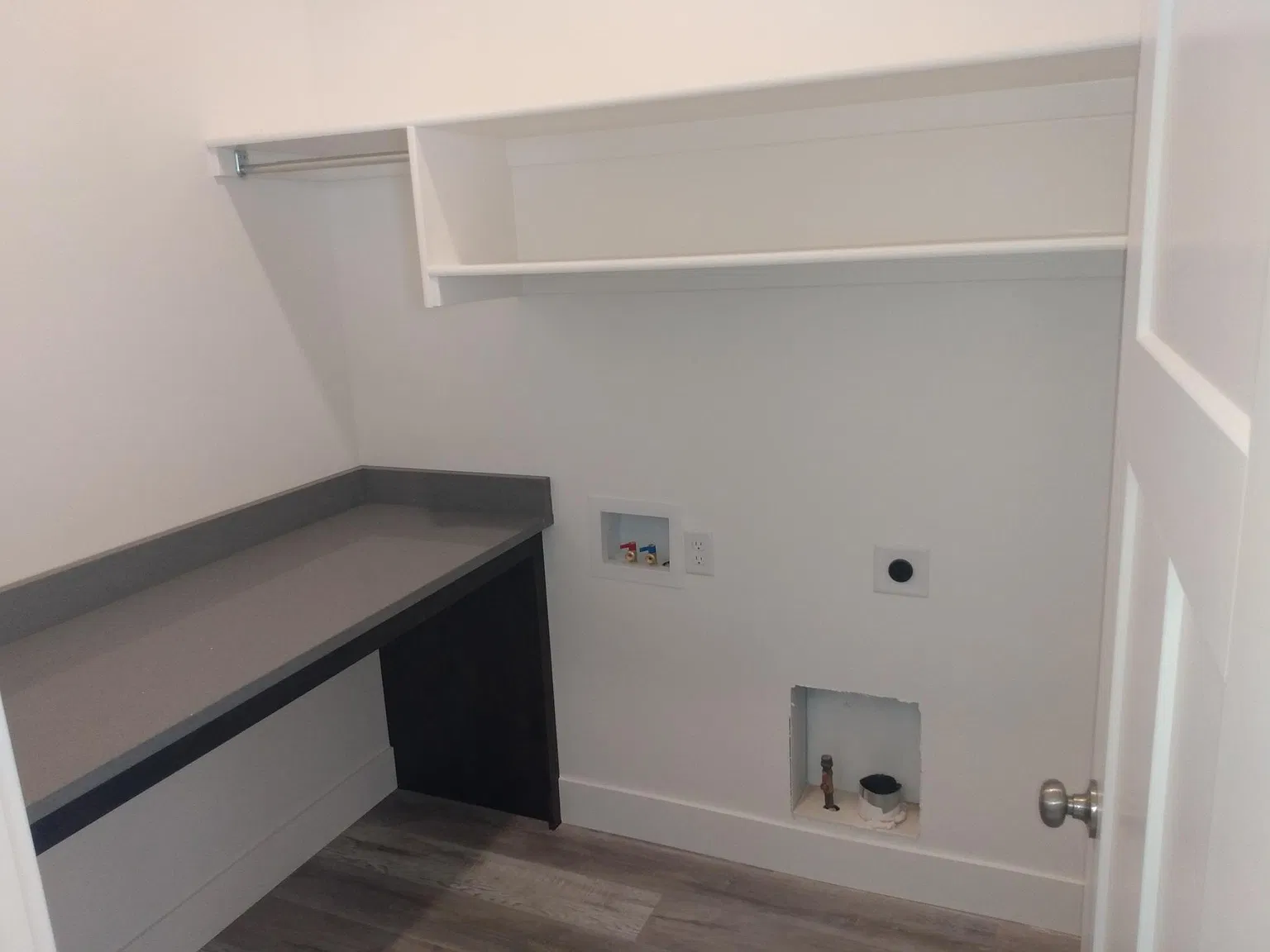 6 bed, 3100 sqft, $2,400 — Photo 4