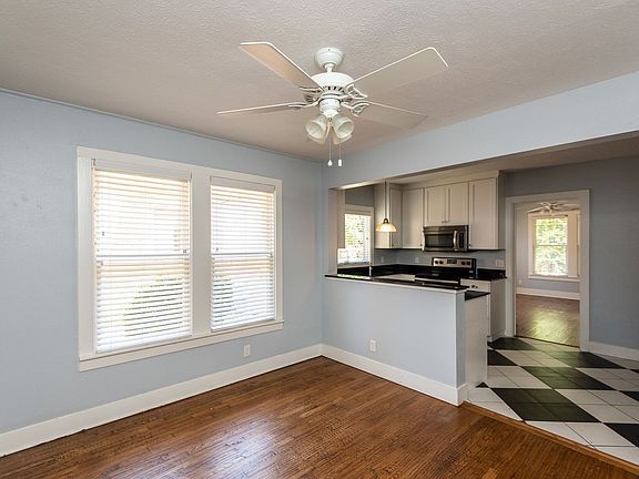 3rd image of 3211 Odessa Ave