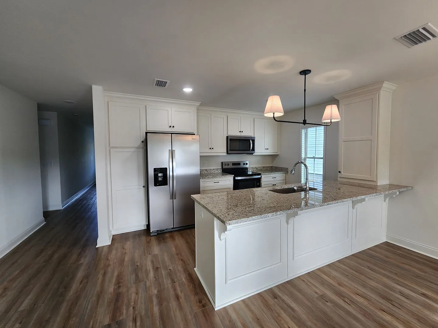 !!New Construction!! NEAR Pinegrove Elementary/Middle - 4BR Home with Granite Countertops, LVP Fl... — Photo 2
