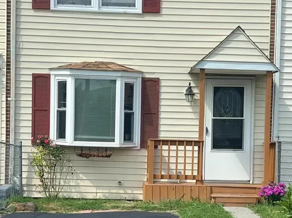 607 W 13th St, Front Royal, VA 22630