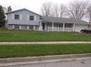 245 Scott Dr, Englewood, OH