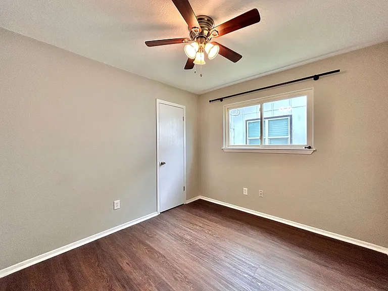 3305 Oak Aly — Photo 13