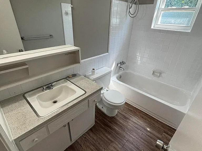 319 Idlewylde Dr #14 — Photo 10