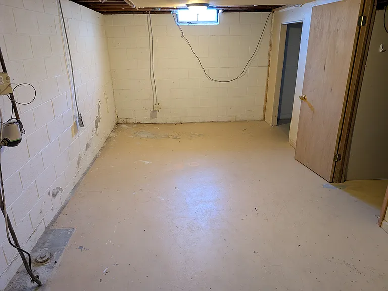 3603 Crestview Dr — Photo 9