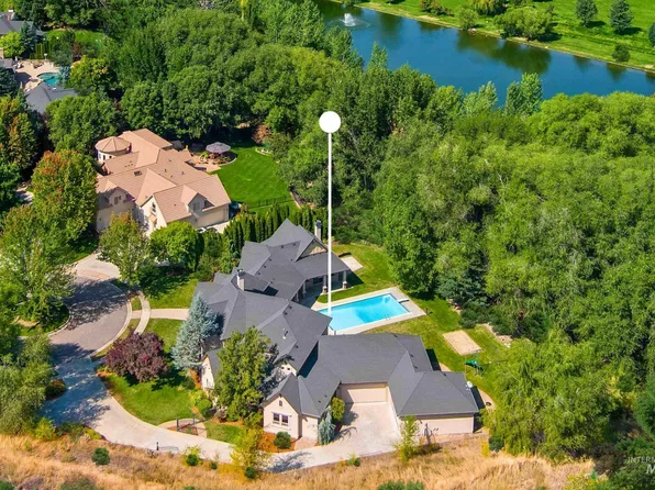 1450 E Covey Run Ct, Eagle, ID 83616