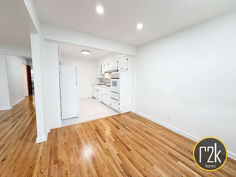 33-28 28th St #3F — Photo 12