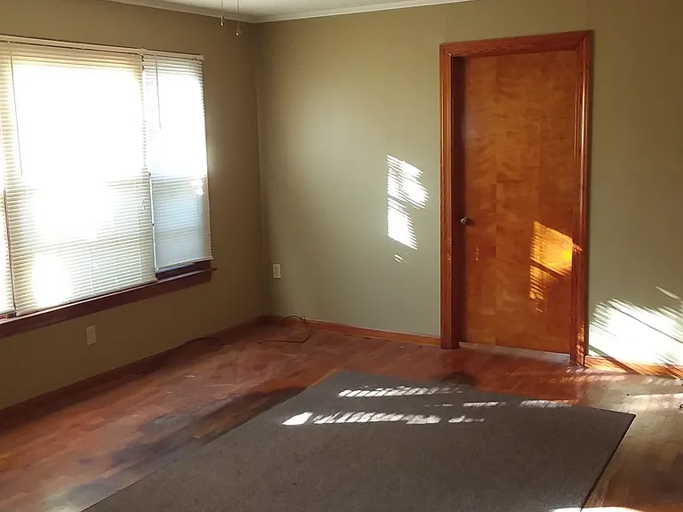 407 N McCombs St — Photo 9