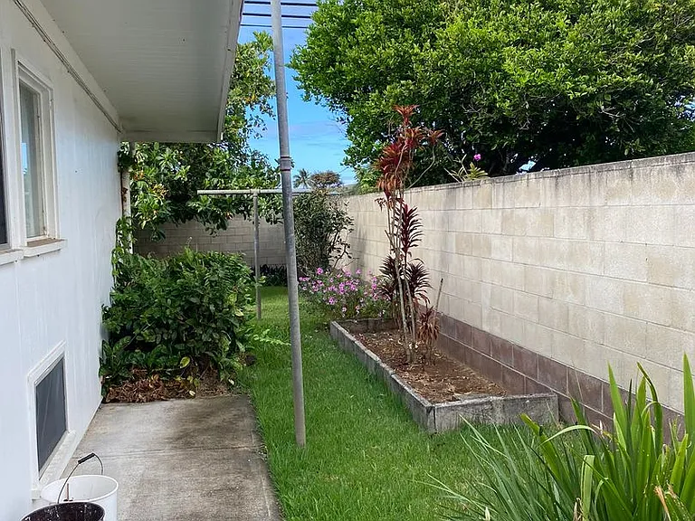 521 Ululani St — Photo 50