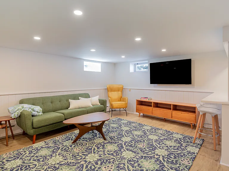 275 Maier Pl — Photo 9