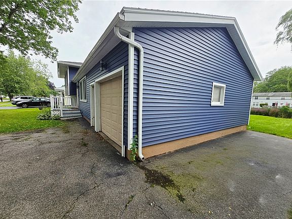 3rd image of 3 Currier Ln