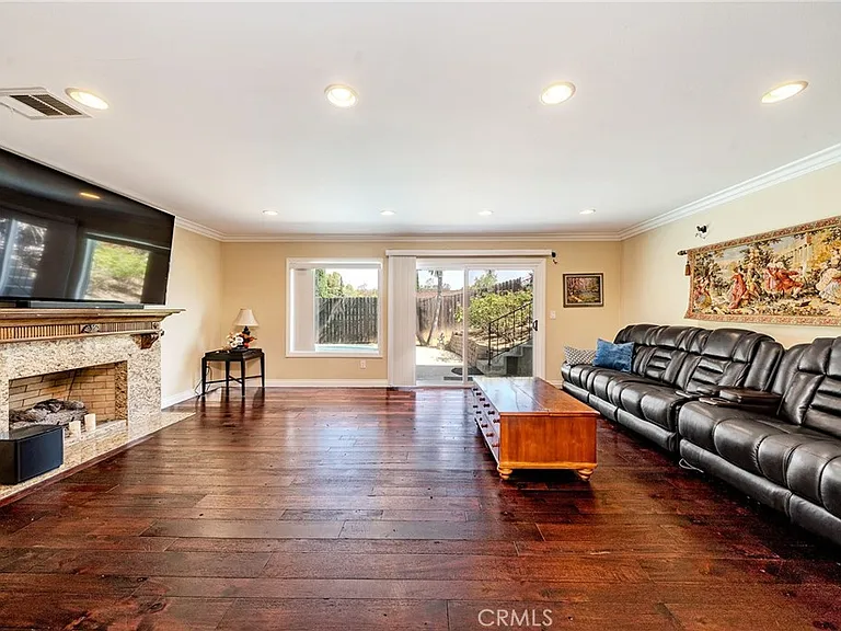 1901 Celeste Ln — Photo 16