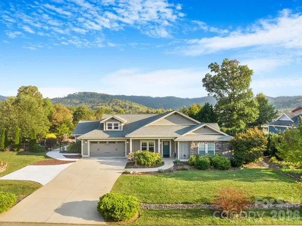 28 Penley Park Dr, Weaverville, NC 28787