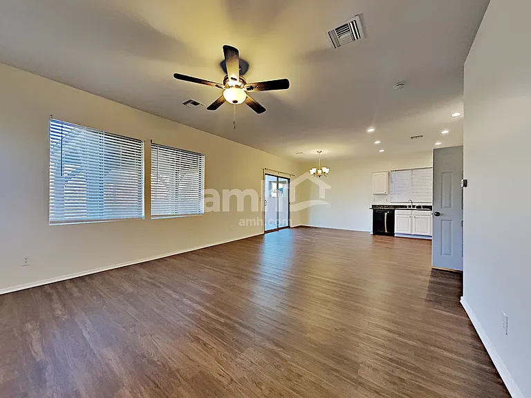 902 E Autumn Harvest Pl — Photo 9