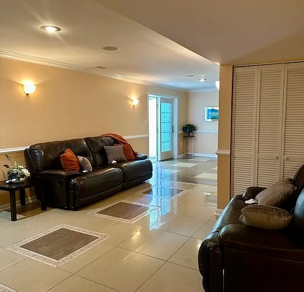 6909 Crossfield Ct — Photo 3