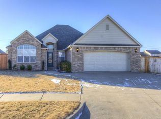 9604 N 100th Ave E, Owasso, OK 74055