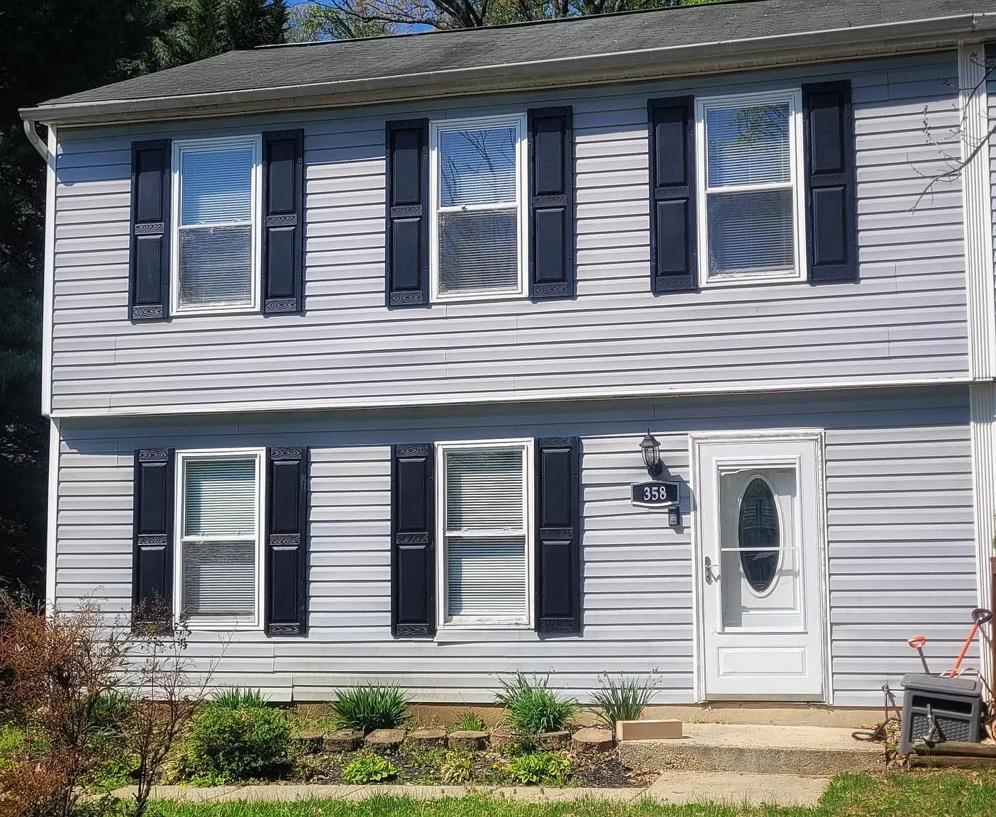 3 bed, 1.5 bath, 1248 sqft, $2,500 — Photo 2